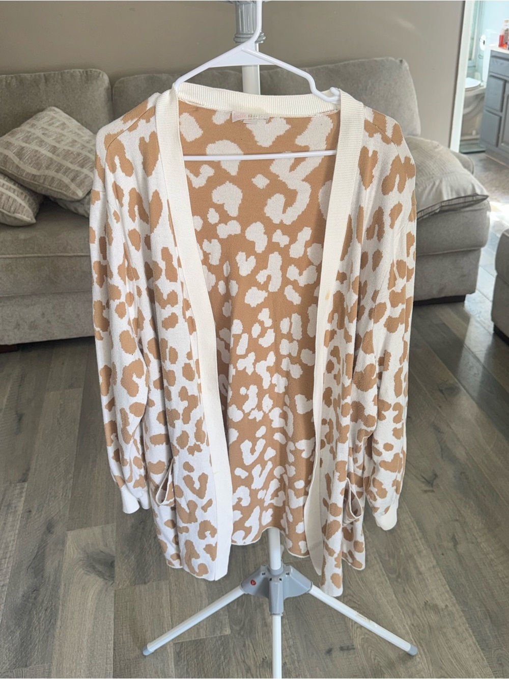 Belle by Kim Gravel Cream and Tan Leopard-Print Open-Front Cardigan